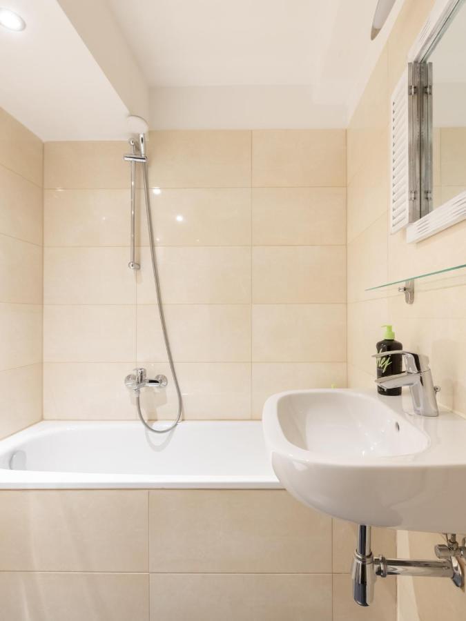 Limehome Berlin Florastrasse Bagian luar foto